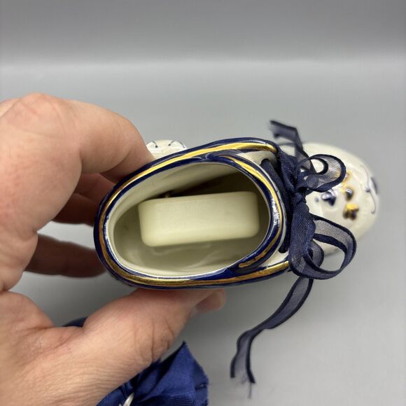 Mary Had A Little Lamb Porcelain Baby Shoe Music Box - Picture 8 of 8